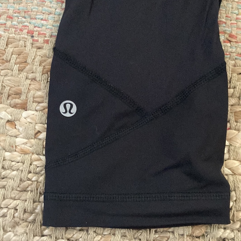 Lulu lemon black leggings in great condition size 8 - Picture 4 of 8